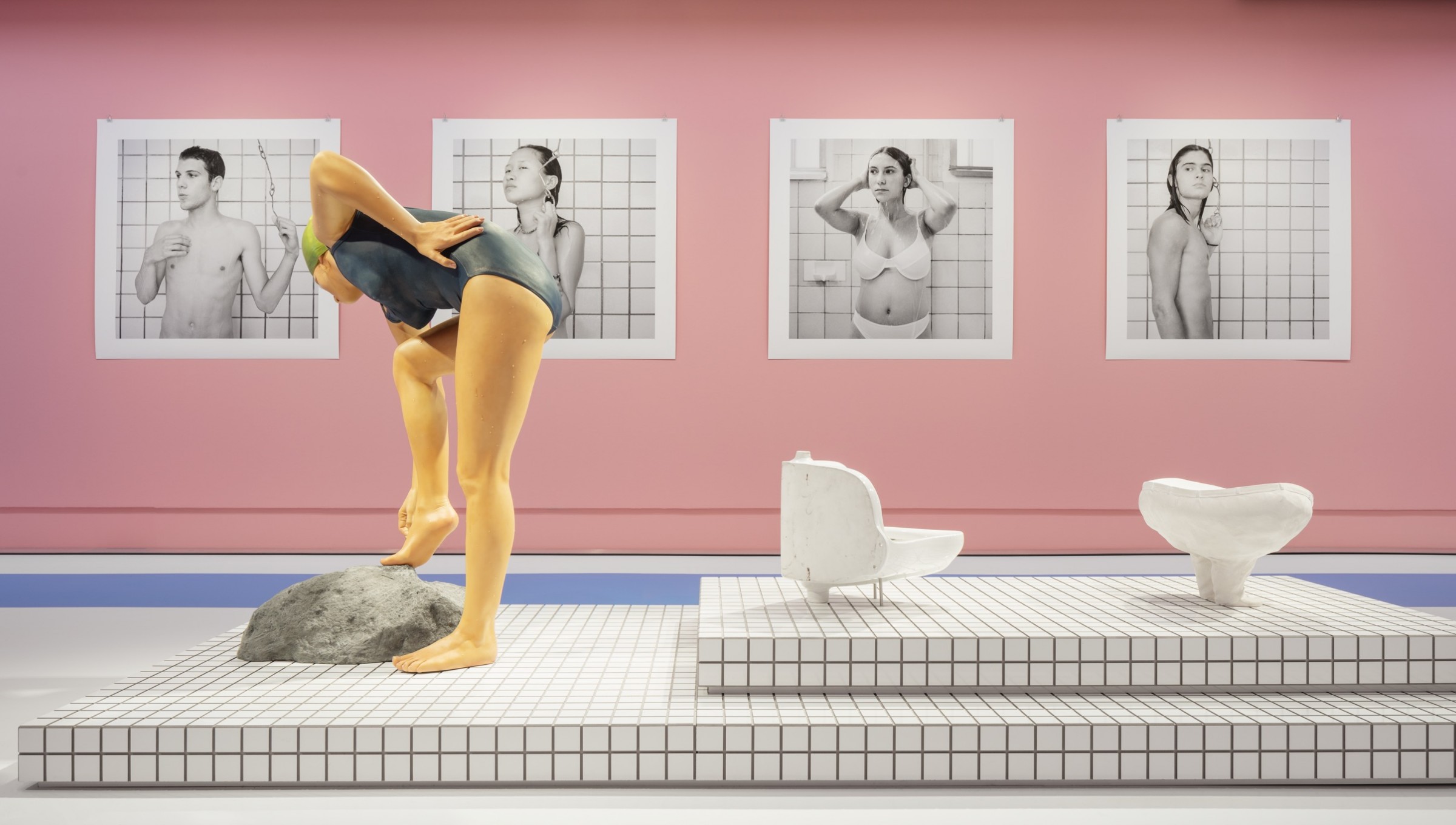 thegreeneyl exhibition design ausstellungsdesign schloss wilhelmshöhe mit allen wassern gewaschen pool raum pink